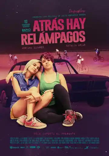 Atrás hay Relámpagos